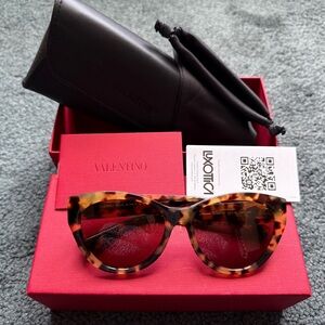 Valentino Brown Tortoiseshell Sunglasses. Made in Italy.